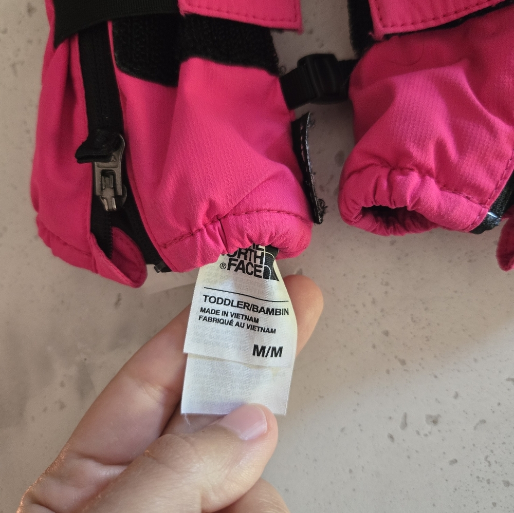 North Face Toddler Medium Winter Snow Gloves - Picture 2 of 4